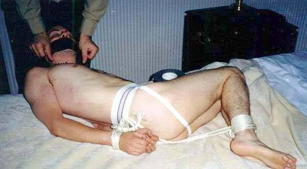 gay_bondage_4409.jpg