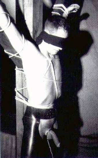 gay_bondage_3106.jpg