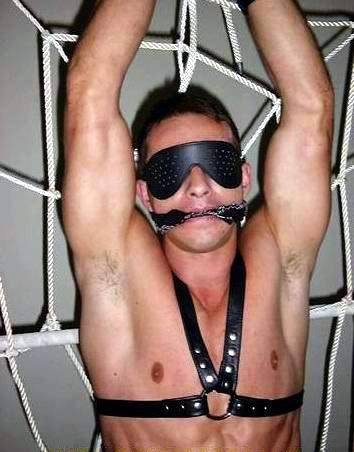 gay_bondage_3116.jpg