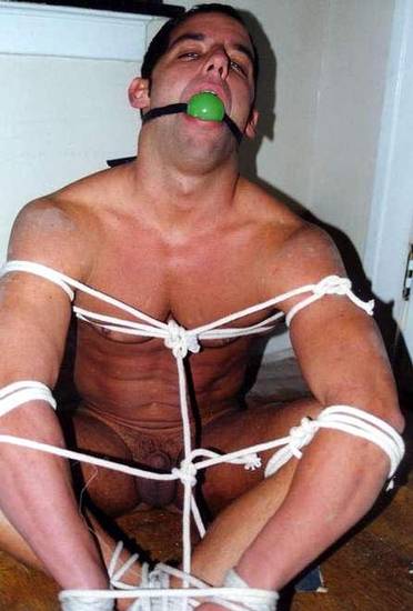 gay_bondage_3122.jpg