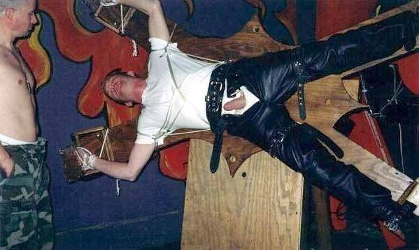 gay_bondage_3172.jpg