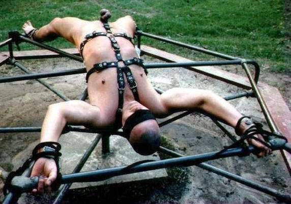 gay_bondage_3503.jpg