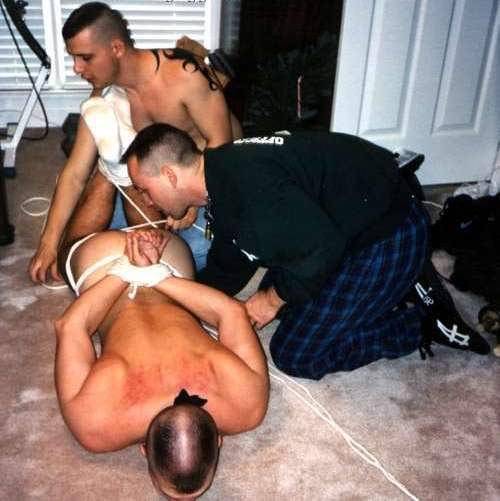 gay_bondage_2510.jpg