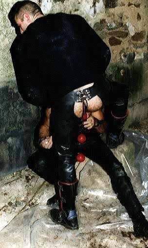 gay_bondage_4021.jpg