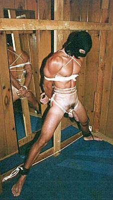 gay_bondage_4220.jpg