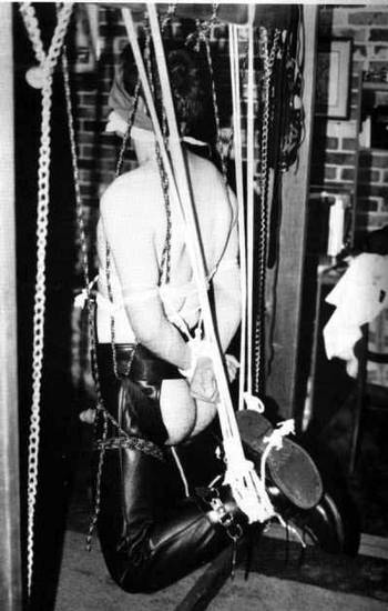 gay_bondage_1400.jpg